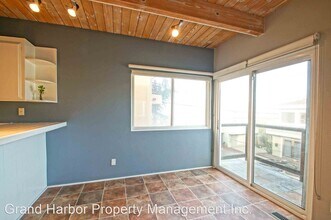 320 34th St in Manhattan Beach, CA - Foto de edificio - Building Photo