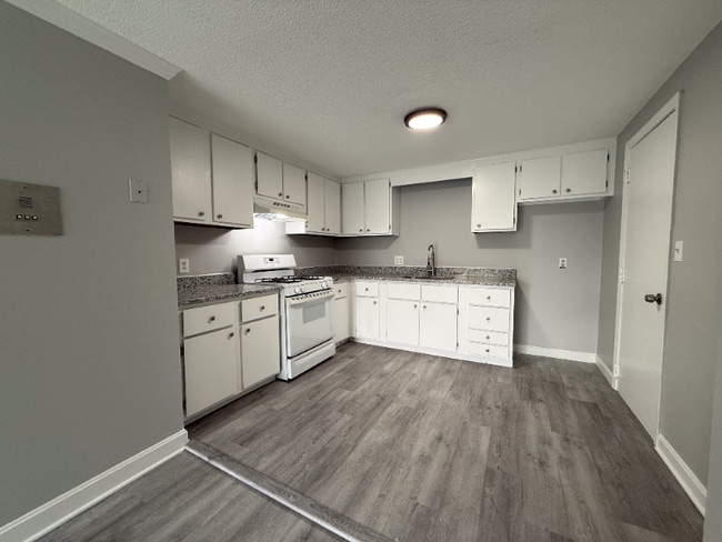 44 Delmont St in Methuen, MA - Building Photo - Building Photo