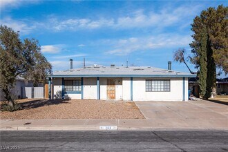 203 Cimarron Ct in Henderson, NV - Building Photo - Building Photo