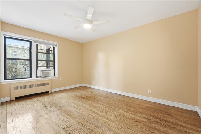 6035 JFK Blvd E in West New York, NJ - Building Photo - Building Photo