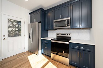 4106 Garland Dr in Raleigh, NC - Foto de edificio - Building Photo