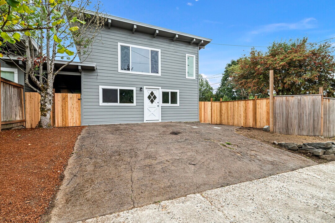 920 W 20th Ave in Eugene, OR - Foto de edificio