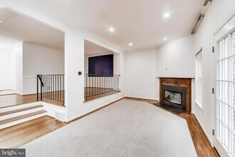 1325 Chetworth Ct in Alexandria, VA - Building Photo - Building Photo