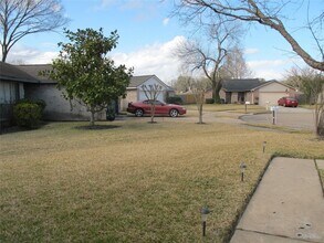 14207 Long River Ct in Sugar Land, TX - Building Photo - Building Photo