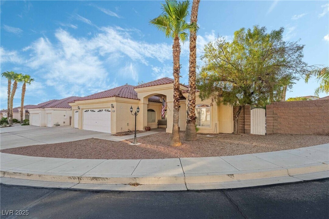2583 Mizzoni Cir in Henderson, NV - Building Photo