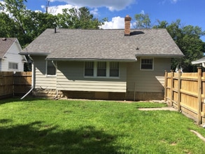 2547 Altoona St in Flint, MI - Foto de edificio - Building Photo