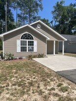 167 Broken Bow Trail in Crawfordville, FL - Building Photo