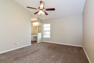 16208 Doublebrook Pl in Tampa, FL - Foto de edificio - Building Photo