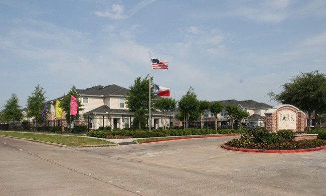 Park at North Vista in Houston, TX - Building Photo - Building Photo