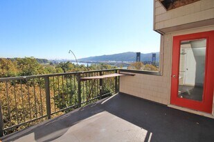 7545 N Edgewater St in Portland, OR - Building Photo