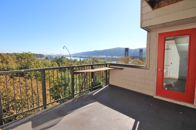 property at 7545 N Edgewater St