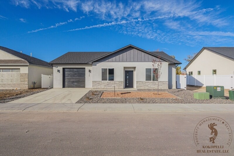 2466 Revere Rd in Grand Junction, CO - Building Photo