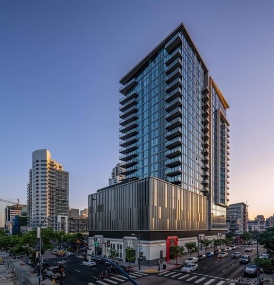 675 Ninth Ave, Unit 2011 in San Diego, CA - Building Photo - Building Photo