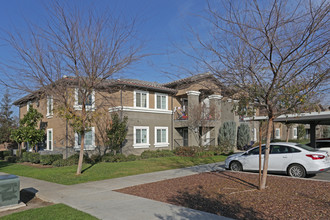 Harvard Court in Lindsay, CA - Building Photo - Building Photo