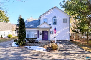 905 Oronoke Rd in Waterbury, CT - Building Photo