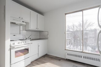 8877 Lajeunesse Rue in Montréal, QC - Building Photo - Building Photo