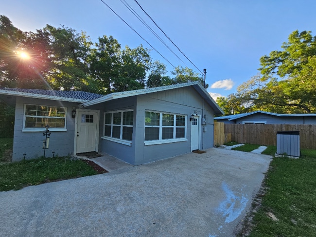 19645 SW Lark Dr in Dunnellon, FL - Building Photo - Building Photo