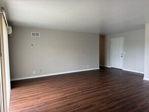 550 B E Bledsoe St in Gallatin, TN - Building Photo - Building Photo