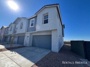 8149 E Petunia Ave in Mesa, AZ - Building Photo - Building Photo