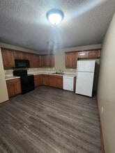 505A SE Chelsey Ln in Oak Grove, MO - Building Photo - Building Photo