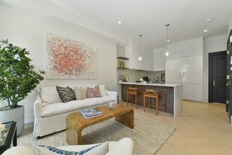112 Charles St, Unit 2 in Boston, MA - Building Photo - Building Photo