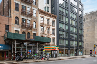 368 Eighth Ave in New York, NY - Building Photo - Building Photo