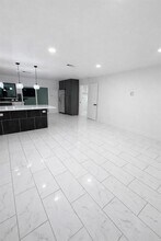 2014 Pecan St in Bastrop, TX - Foto de edificio - Building Photo