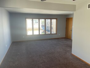7869 W Cahill Terrace in Chicago, IL - Building Photo - Building Photo