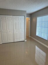 19633 NW 59th Ave in Hialeah, FL - Building Photo - Building Photo