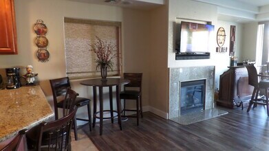 211 Moser Ave in Bullhead City, AZ - Foto de edificio - Building Photo