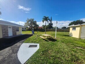 511 NW 60th Way in Hollywood, FL - Building Photo - Building Photo