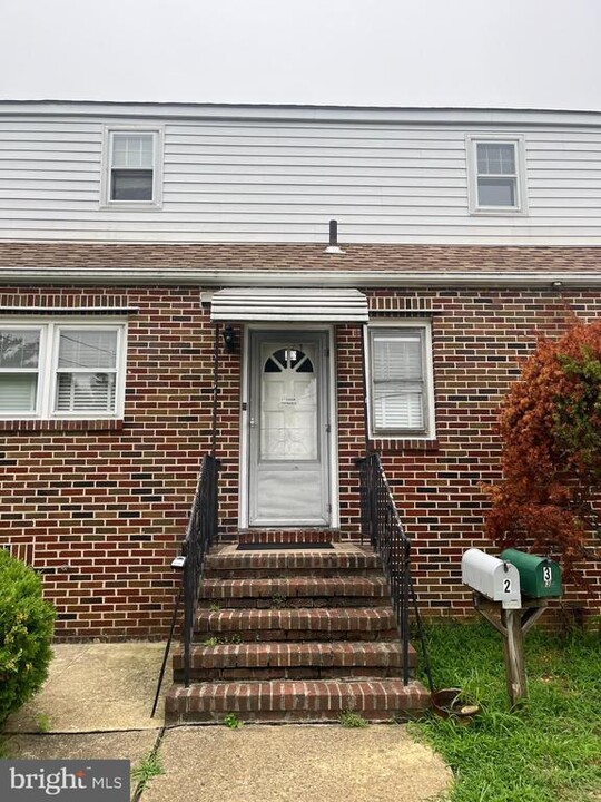 301 E Main St-Unit -3 in Maple Shade, NJ - Foto de edificio