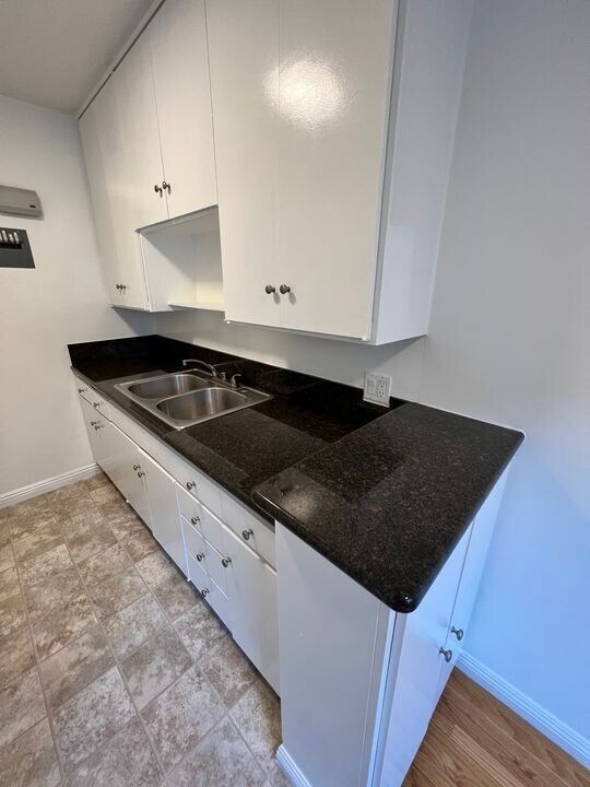 1263 Hayworth Ave, Unit 21 in West Hollywood, CA - Foto de edificio - Building Photo