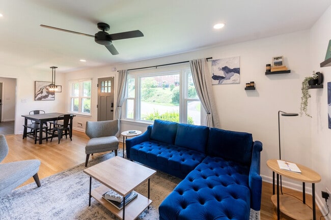 421 Moseley Dr in Charlottesville, VA - Building Photo - Building Photo