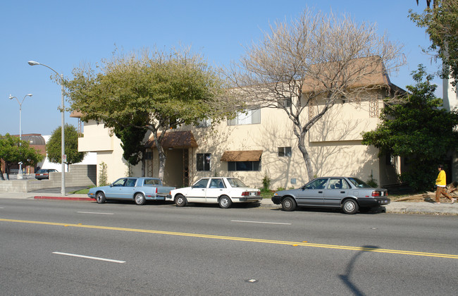 129 W Chevy Chase Dr in Glendale, CA - Building Photo - Building Photo