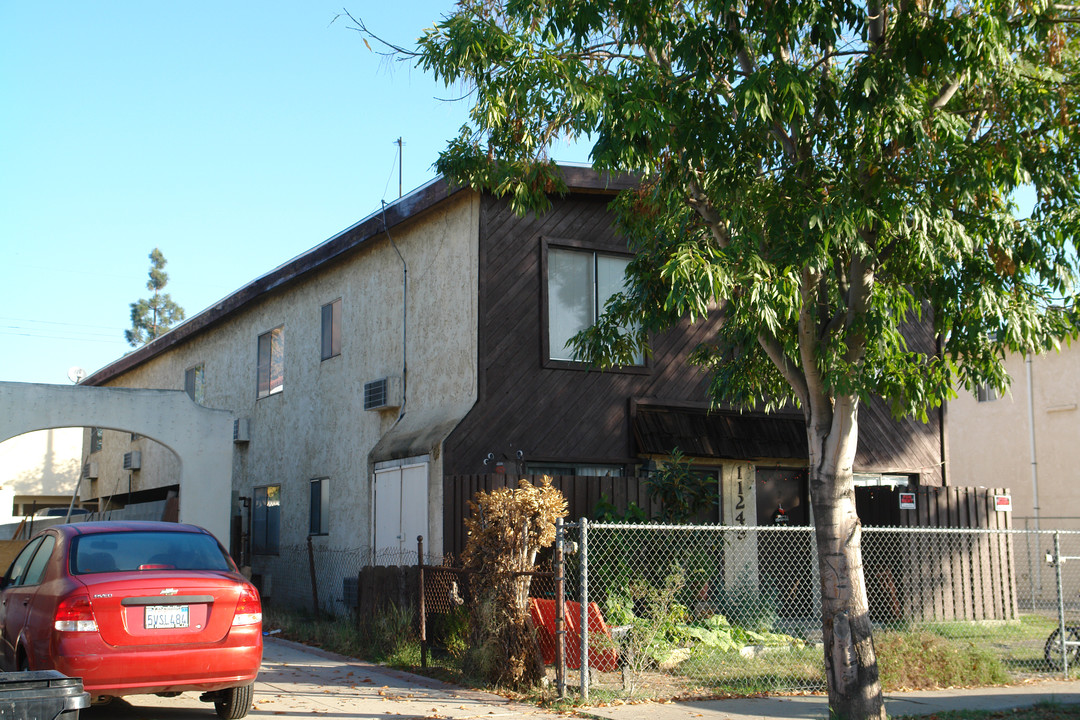 11249 Emelita St in North Hollywood, CA - Building Photo