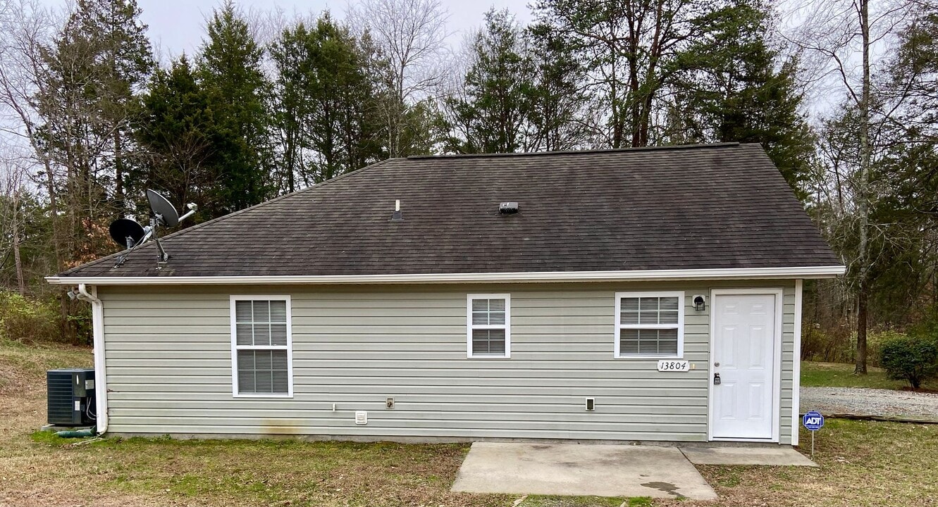 13804 Circle Dr in Charlotte, NC - Building Photo