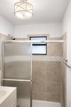 528 W Kellis St in Fort Worth, TX - Building Photo - Building Photo