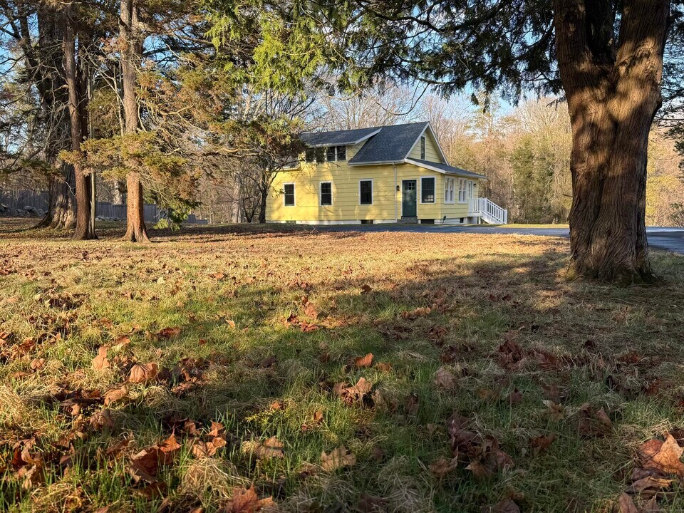272 Silvermine Ave in Norwalk, CT - Building Photo