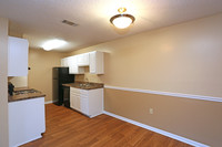 Three Oaks in Valdosta, GA - Building Photo - Interior Photo