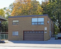 2176 King St E in Hamilton, ON - Building Photo