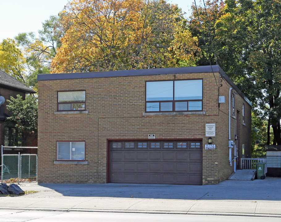 2176 King St E in Hamilton, ON - Building Photo