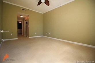 9805 NW 52nd St-Unit -117 in Doral, FL - Building Photo - Building Photo