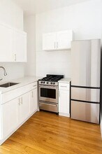 126 Elizabeth St in New York, NY - Foto de edificio - Building Photo