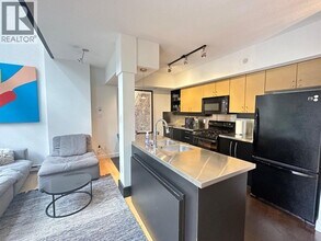 1238 Richards St in Vancouver, BC - Building Photo - Building Photo