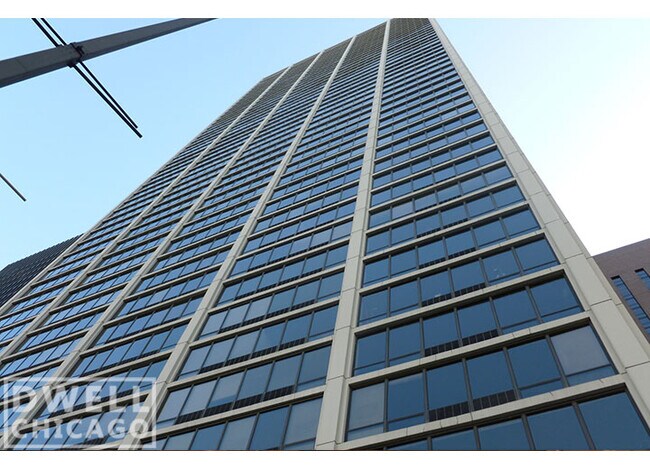 303 E Wacker Dr in Chicago, IL - Foto de edificio - Building Photo