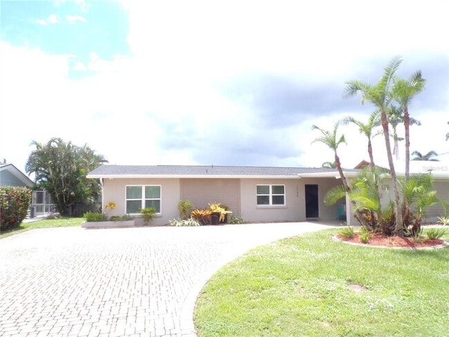 property at 2195 Gulfview Rd