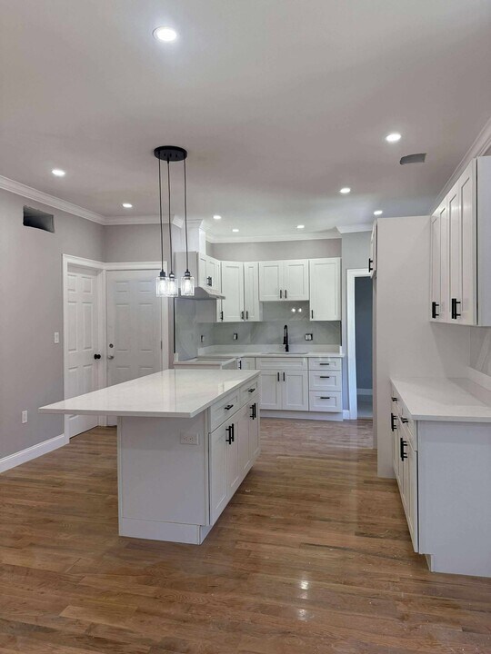 5 Woodale Ave, Unit 1 in Boston, MA - Building Photo