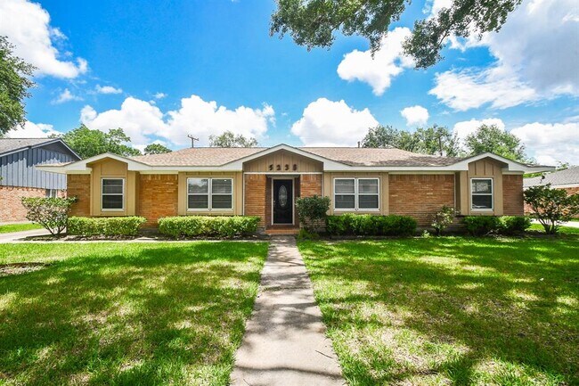 property at 5238 Valkeith Dr