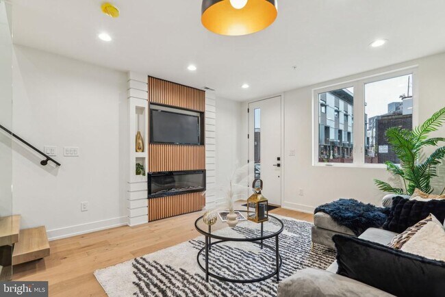 1106 N Bodine St in Philadelphia, PA - Building Photo - Building Photo